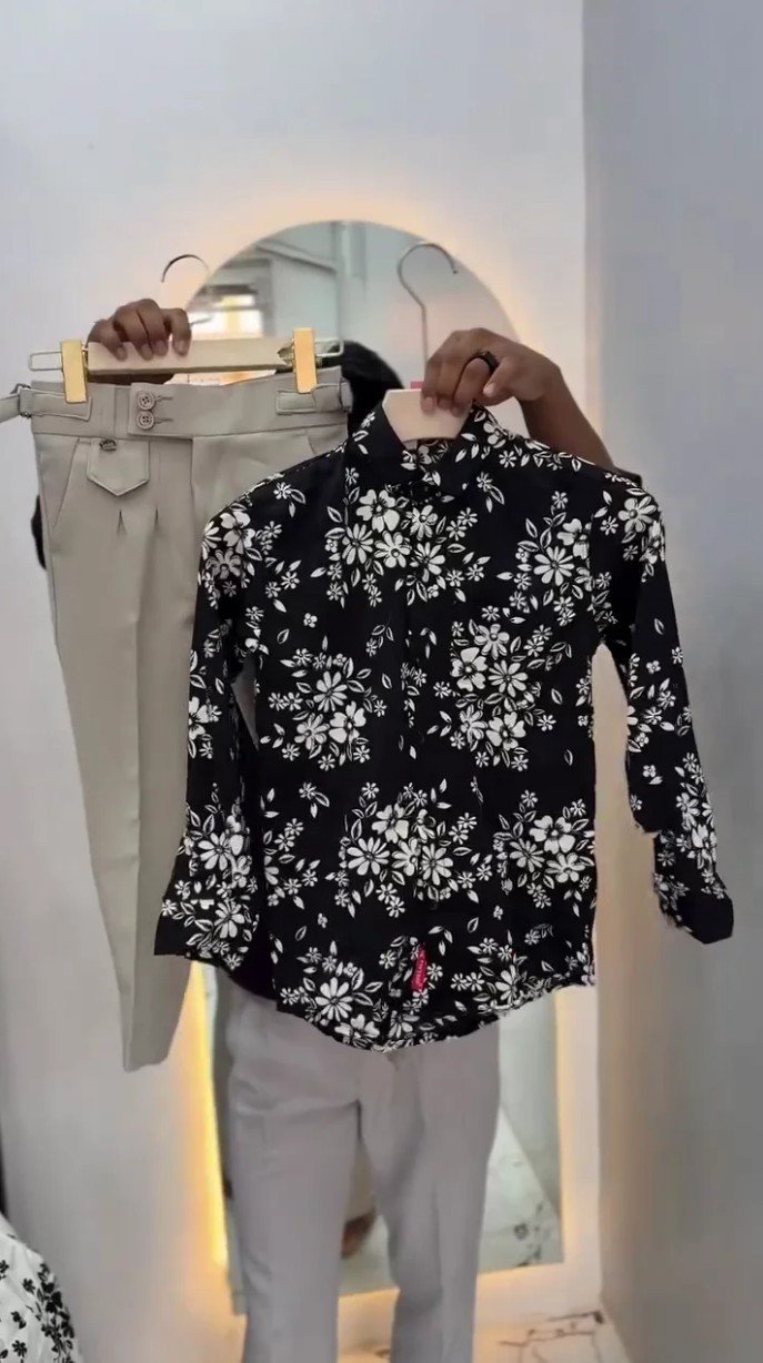 Men Dark Blue Leaf Print Shirt - Image 2