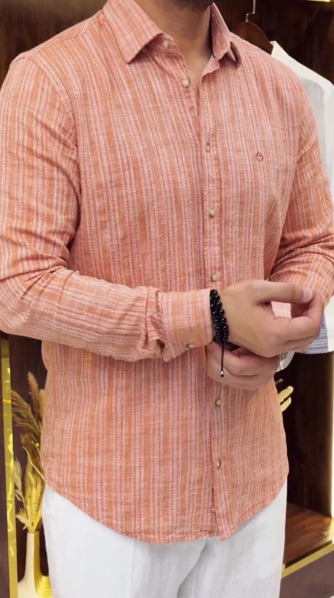 Men Spread Collar Vertical Striped Casual Shirt